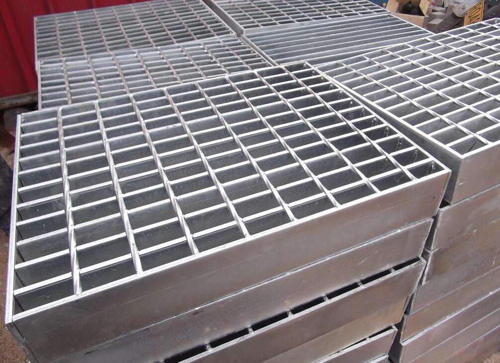 山東鋼格板圖片